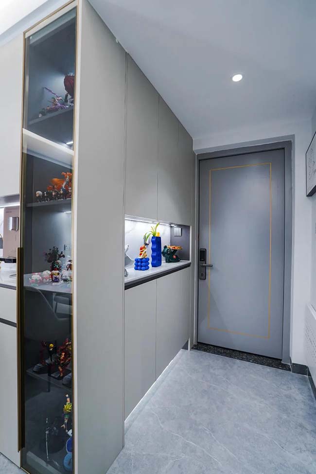 90㎡現(xiàn)代三居，舍主燈換燈帶，巧妙的色彩混搭，打造年輕有趣的生活